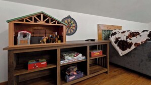 4 habitaciones, tabla de planchar con plancha y cuna de viaje 