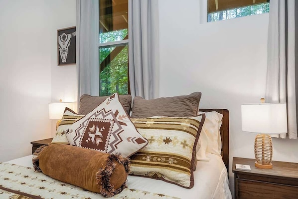 4 bedrooms, iron/ironing board, travel crib, WiFi (free)