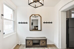 Interior - Charming South City 2 Bedroom House by StayLage (Saint Louis)