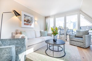 Unclassified image, 4 of 33, button - Us Strän 2, Germany (Westerland)