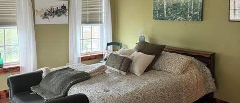 4 bedrooms, iron/ironing board, travel crib, free WiFi