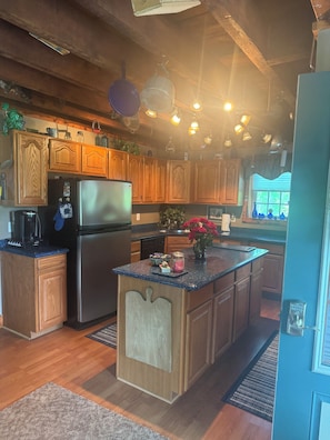 Fridge, microwave, oven, stovetop - Charming 4-bedroom house is located in a quiet, small town of Rossie. (Hammond)