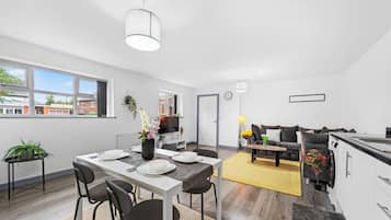 Apartment | Dining