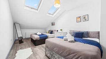 Apartment | 2 bedrooms, iron/ironing board, free WiFi, bed sheets
