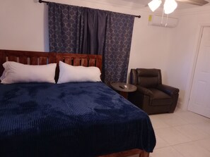 1 Schlafzimmer, Bügeleisen/Bügelbrett, kostenloses WLAN, Bettwäsche