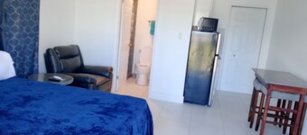 Cozy 1-bedroom apartment with WiFi, AC in charming Marsh Harbour