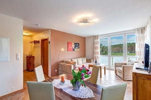 TV - Apartment Strandblick 2 - Modern apartment with balcony - only 800 m to the beach (Ückeritz)