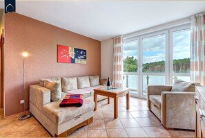 Unclassified image, 3 of 20, button