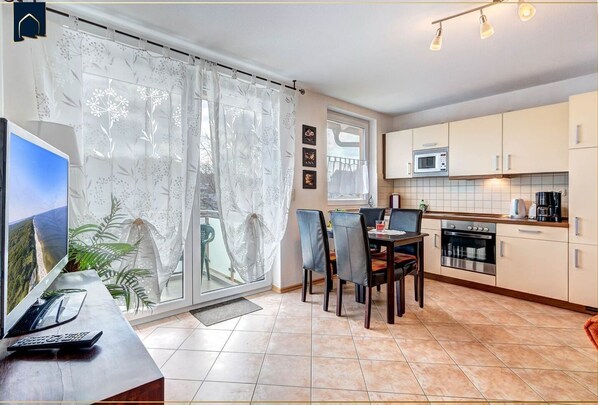 Unclassified image, 1 of 20, button