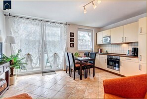 Unclassified image, 5 of 20, button