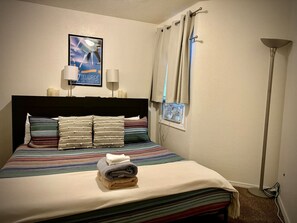 2 bedrooms, desk, iron/ironing board, WiFi