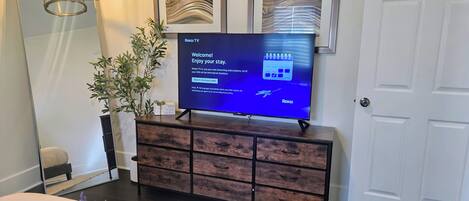 3 Schlafzimmer, BĂŒgeleisen/BĂŒgelbrett, kostenloses WLAN, BettwĂ€sche