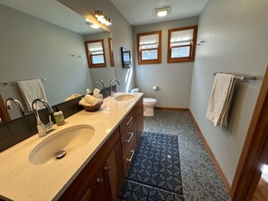 Bathroom - The Church in Bend 3 King Beds and 2 twin beds, Sleeps 6 (Bend)