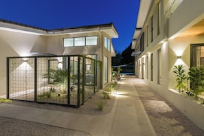 Casa, 2 habitaciones, patio, vista al jardín | Interior
