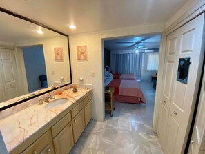 2 chambres, fer et planche Ă repasser, Wi-Fi gratuit, draps fournis