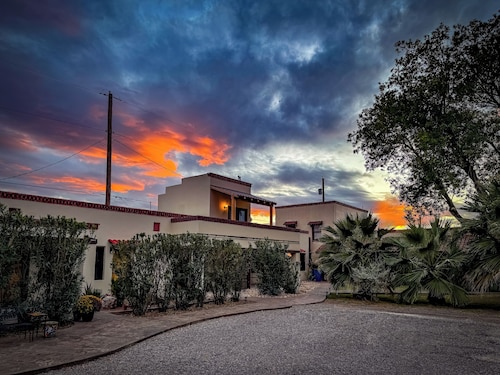 Hoosier Hot Springs & Inn