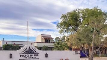 Fachada de la propiedad