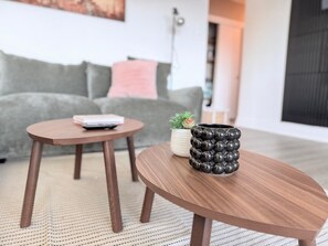 Smart-TV, Kamin, Tischfußball