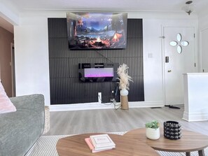 Smart-tv, pejs, bordfodbold