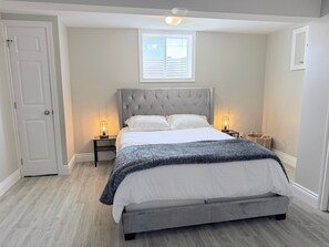 5 Schlafzimmer, Schreibtisch, Bügeleisen/Bügelbrett, kostenloses WLAN