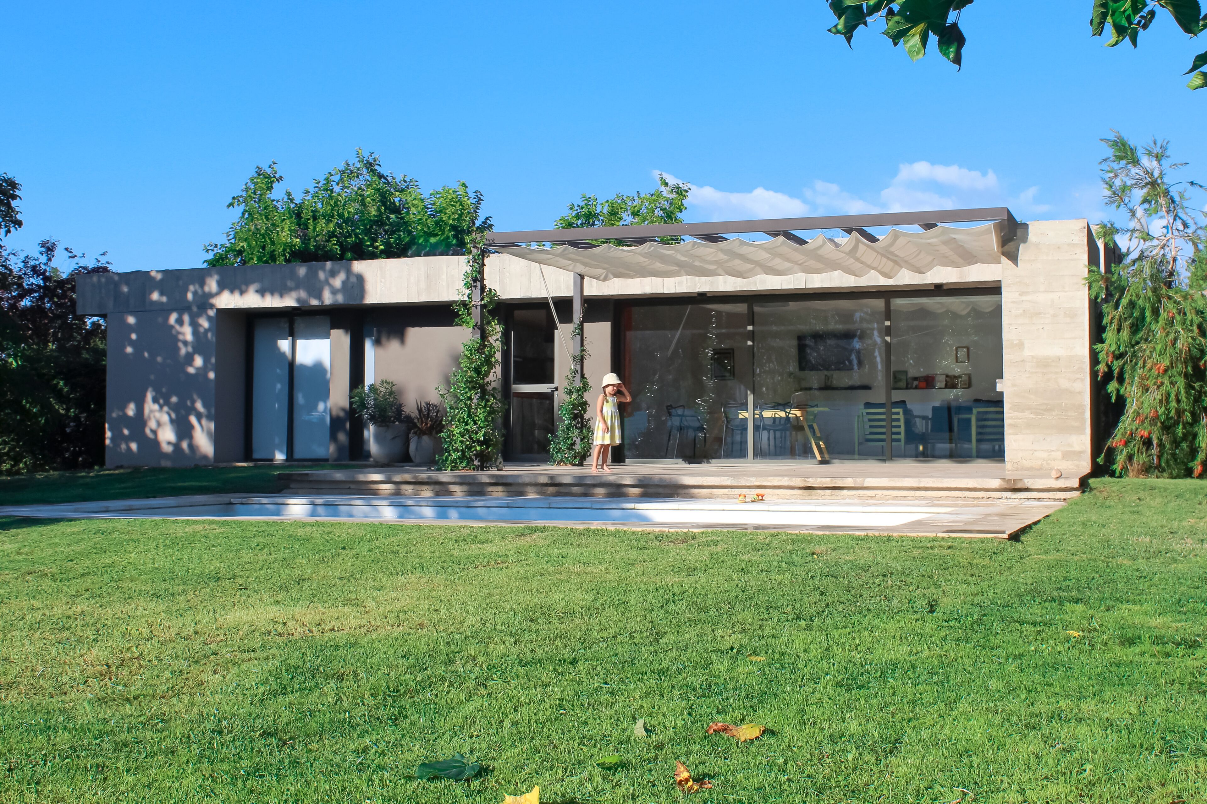 Alberca al aire libre y alberca climatizada