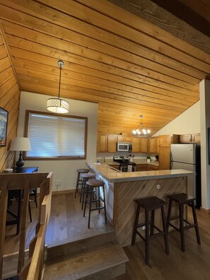 電子レンジ、オーブン、コンロ、食器洗い機