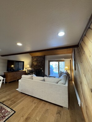 スマートテレビ、暖炉