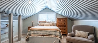 The Village House - Pet Friendly