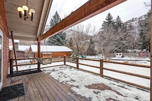 Terrace/patio - Cozy Mountain Hideaway w/ Wood Stove (Provo)