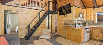 Cozy Mountain Hideaway w/ Wood Stove