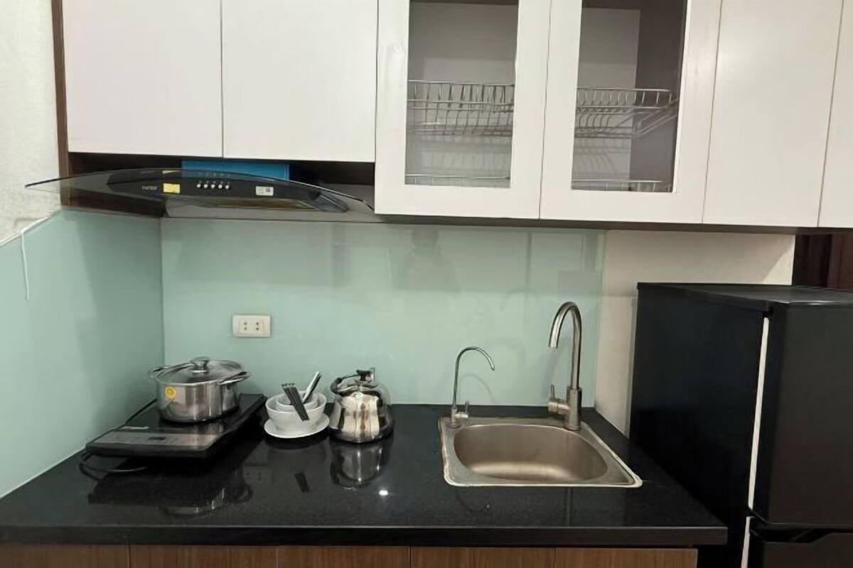 Dapur pribadi | Lemari es, kompor, dan peralatan masak/sendok-piring