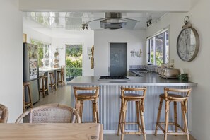 Frigorífic, forn, placa de cuina i rentaplats