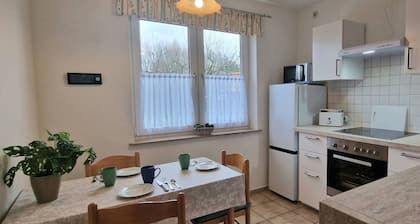 Holiday Home 'Kleine Auszeit' with Private Terrace, Private Garden and Wi-Fi
