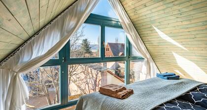 Ferienwohnung 'Elbloft Radebeul Mit' mit Privatterrasse und Wi-Fi
