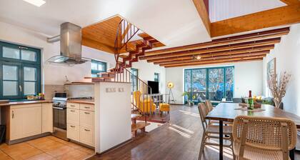 Ferienwohnung 'Elbloft Radebeul Mit' mit Privatterrasse und Wi-Fi