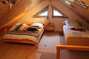 4 多间卧室、熨斗/熨衣板、免费 WiFi、床单