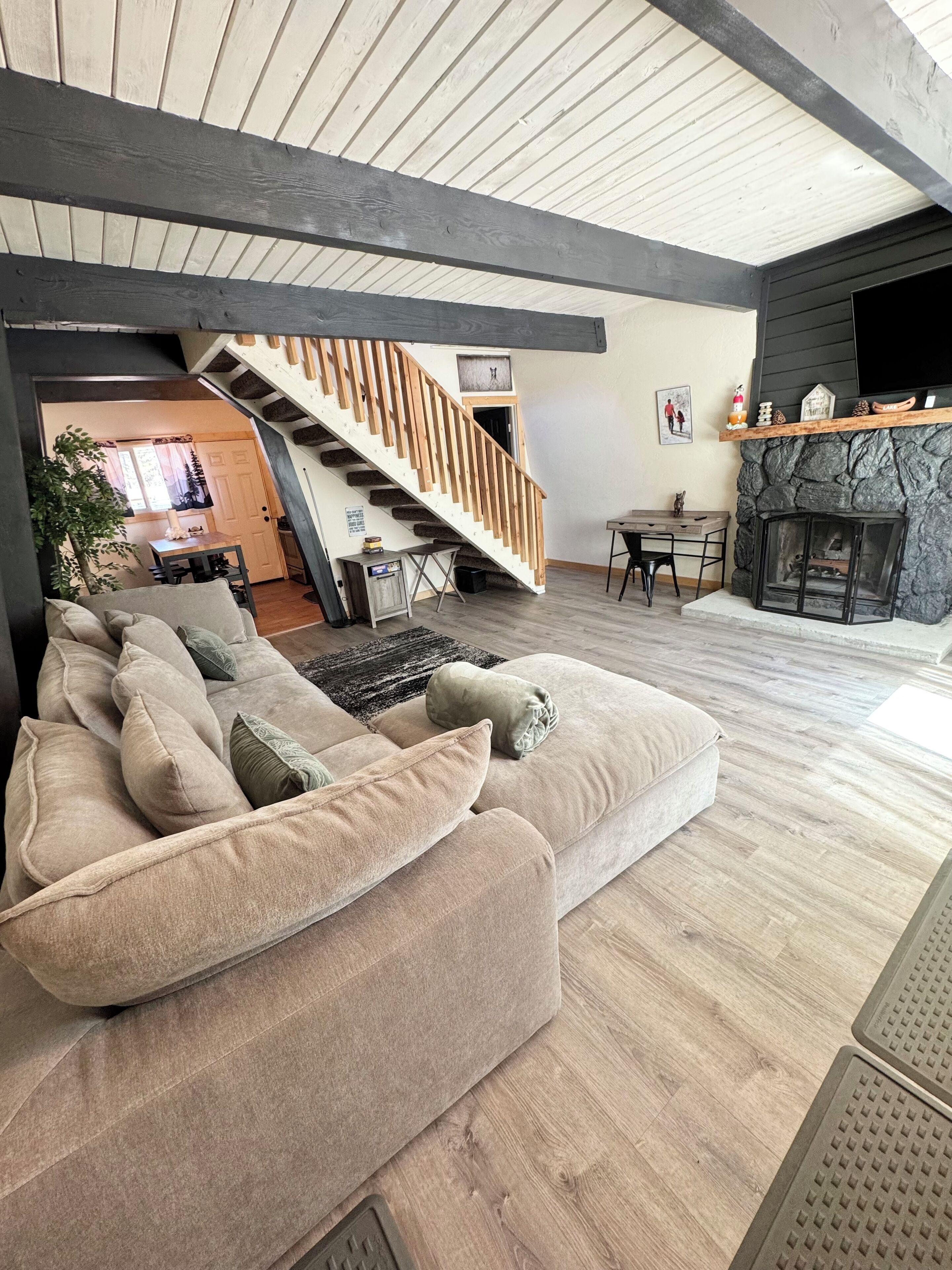 Smart-tv en een open haard