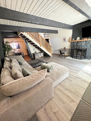 Rileys • Big Bear Cabin • Near Lake Attractions