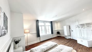 Appartement | 2 slaapkamers, een bureau, een laptopwerkplek, verduisterende gordijnen