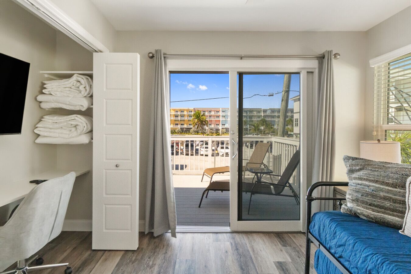 スマートテレビ、書斎 / ワークスペース