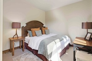 3 chambres, bureau, fer et planche à repasser, Wi-Fi gratuit