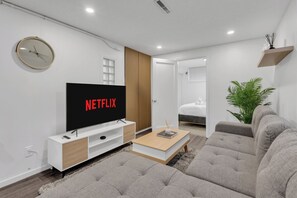 5 slaapkamers, een bureau, een strijkplank/strijkijzer, gratis wifi