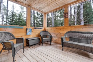 Property grounds - Sunday River Chalet- 5 Bedroom Chalet minutes to Sunday River with Hot Tub! (Bethel)