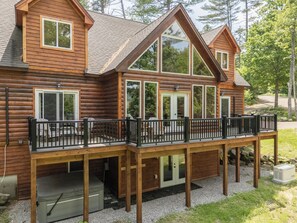 Exterior - Sunday River Chalet- 5 Bedroom Chalet minutes to Sunday River with Hot Tub! (Bethel)