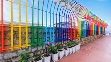 المنشأة من الخارج