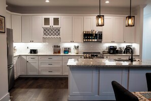 Micro-ondas, fogão, cooktop, lava-louças