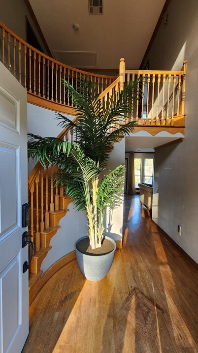 Waterfront 4-bedroom estate with Indoor Pool and covered fishing dock Fire Pit