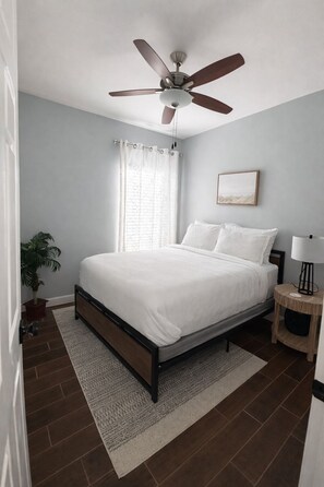 3 bedrooms, desk, iron/ironing board, WiFi