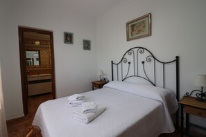 3 bedrooms, in-room safe, iron/ironing board, free WiFi