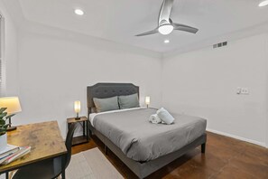 1 bedroom, desk, iron/ironing board, WiFi